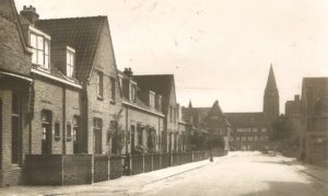 De Galvanistraat met op de achtergrond nog de St.-Ludgeruskerk.